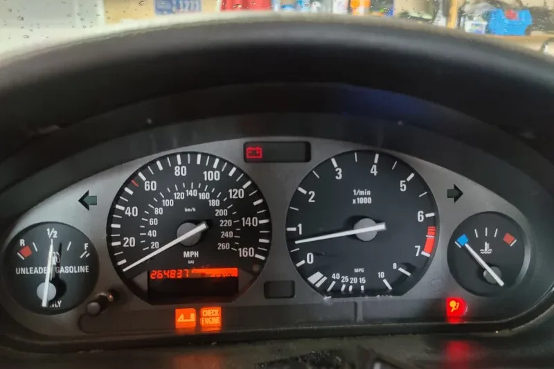 Battery Light Comes On and Off While Driving: Causes & Fix Guide