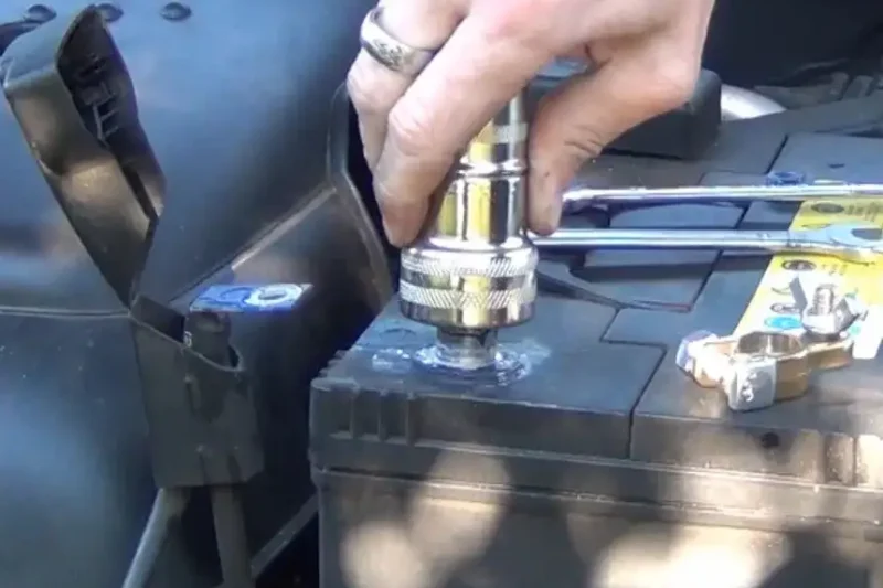 Best Battery Terminal Cleaners 2026: Baking Soda DIY vs. Professional Acid-Detecting Sprays