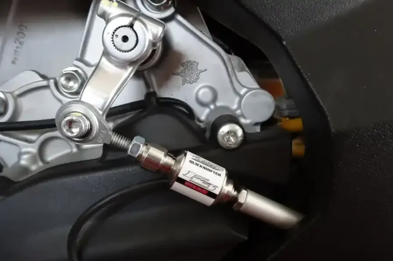 Best Motorcycle Quick Shifter Mastery 2026: HealTech vs. Annitori Racing Performance