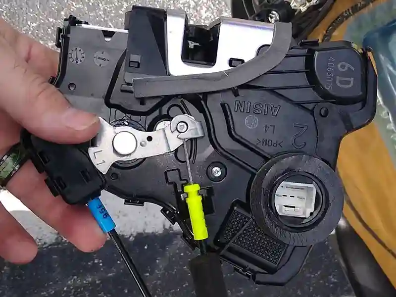 How much does it cost to replace door lock actuator 11zon