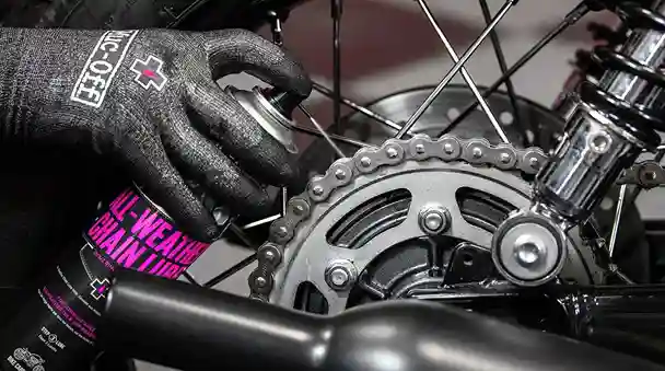 Motorcycle Chain Lube Mastery 2026: Gear Oil vs. Synthetic Wax & Motul Tech