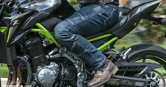Motorcycle Pants Mastery 2026: KLIM Adventure vs. Slim Fit Kevlar Jeans