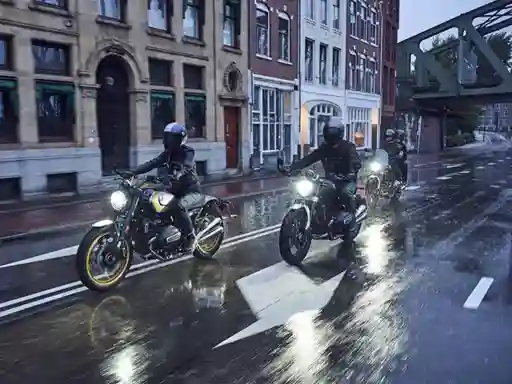 Motorcycle Rain Gear Mastery 2026: BMW Motorrad vs. Nelson-Rigg
