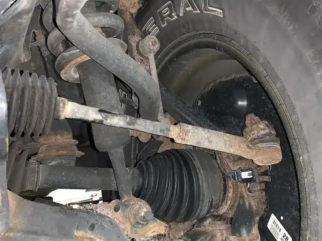Symptoms of a bad tie rod end while driving